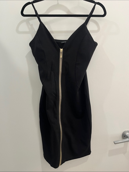 Haute Monde Dresses & Skirts - Haute Monde Black Mini Dress with Gold Center Zip- size medium NEW WITH TAGS